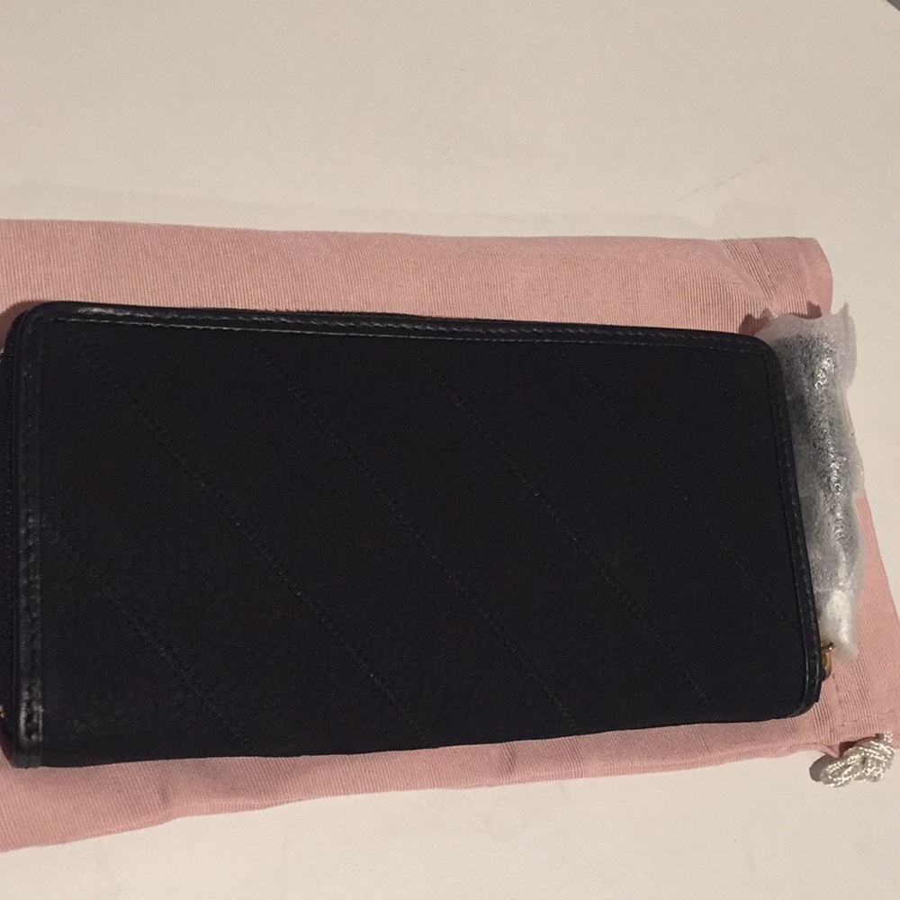 ❤️Radley London Zip Wallet ❤️ - Picture 3 of 5